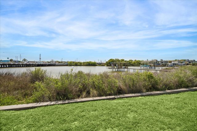 2001 Oceanview Drive, Seabrook, TX 77586
