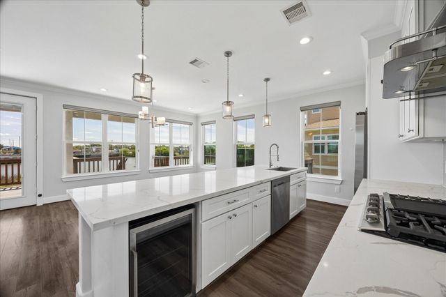 2001 Oceanview Drive, Seabrook, TX 77586