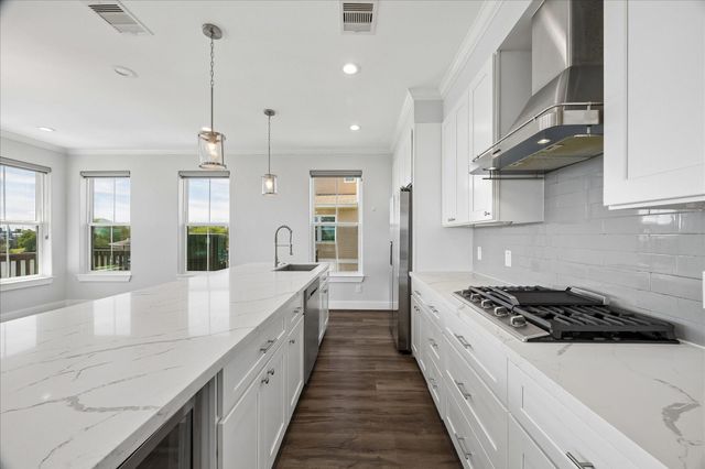 2001 Oceanview Drive, Seabrook, TX 77586