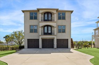 2001 Oceanview Drive, Seabrook, TX 77586