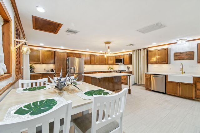 6128 OAK RIDGE AVENUE, New Port Richey, FL 34653