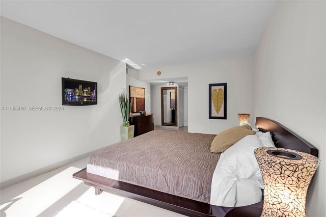 2301 Collins Ave 1006, Miami Beach, FL 33139