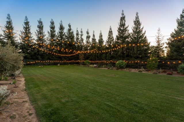 5675 Boston Ave, Kingsburg, CA 93631