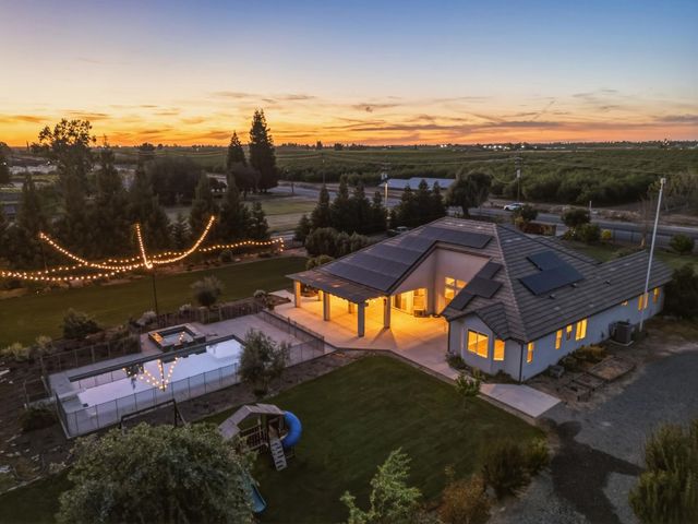 5675 Boston Ave, Kingsburg, CA 93631