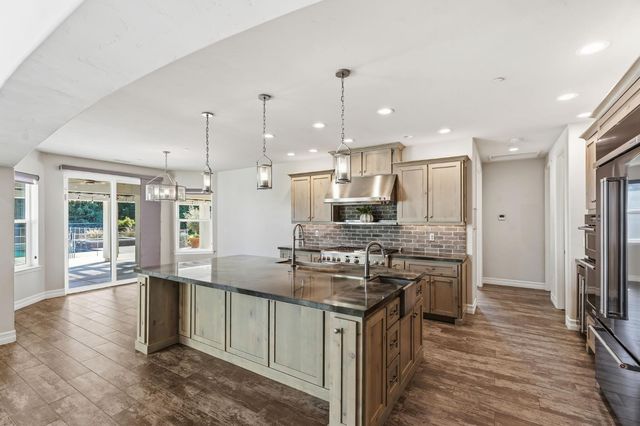 5675 Boston Ave, Kingsburg, CA 93631