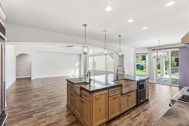 5675 Boston Ave, Kingsburg, CA 93631