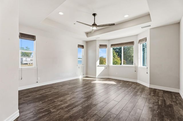 5675 Boston Ave, Kingsburg, CA 93631