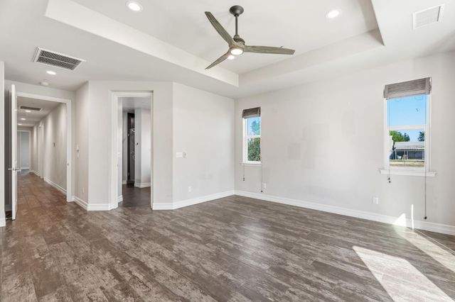 5675 Boston Ave, Kingsburg, CA 93631