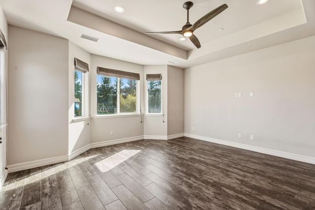 5675 Boston Ave, Kingsburg, CA 93631