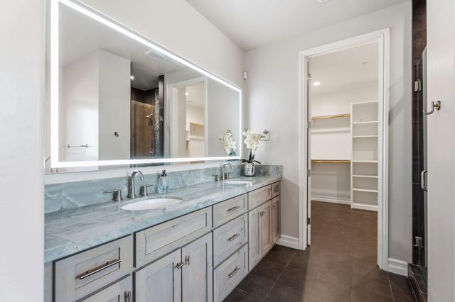 5675 Boston Ave, Kingsburg, CA 93631