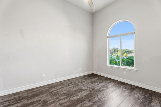 5675 Boston Ave, Kingsburg, CA 93631