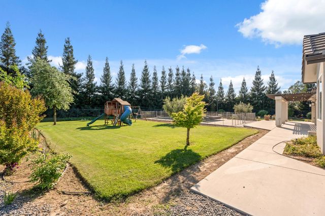 5675 Boston Ave, Kingsburg, CA 93631