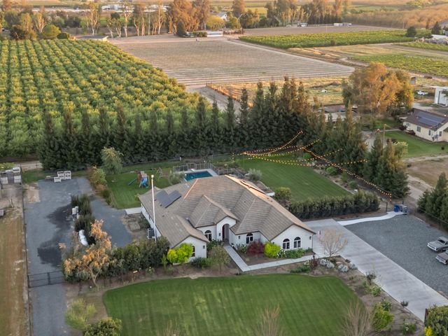 5675 Boston Ave, Kingsburg, CA 93631