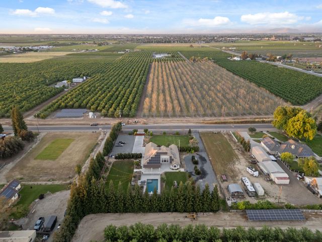 5675 Boston Ave, Kingsburg, CA 93631