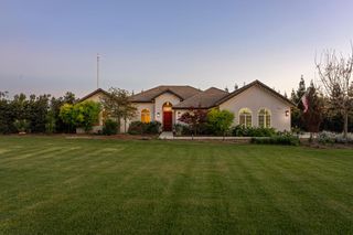 5675 Boston Ave, Kingsburg, CA 93631