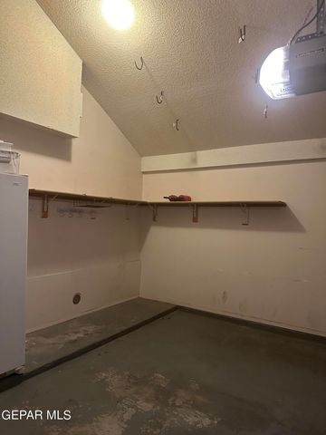 5615 BURNING TREE Drive, El Paso, TX 79912