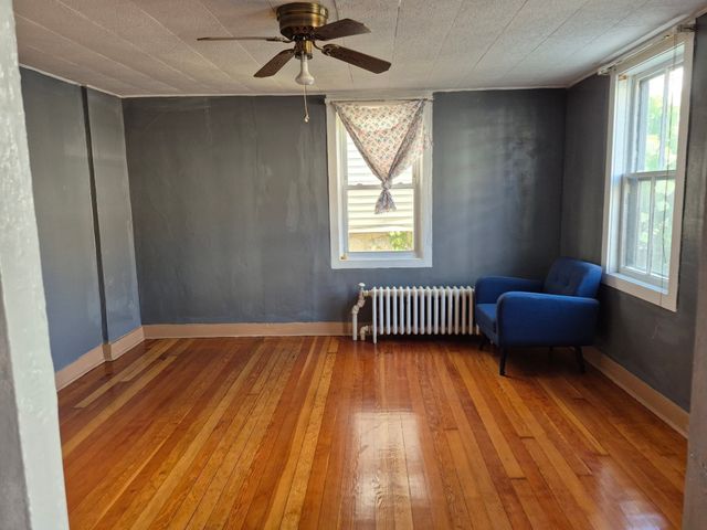 90 Tremont St, Fall River, MA 02720