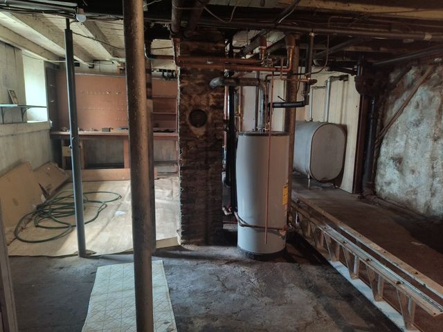 90 Tremont St, Fall River, MA 02720