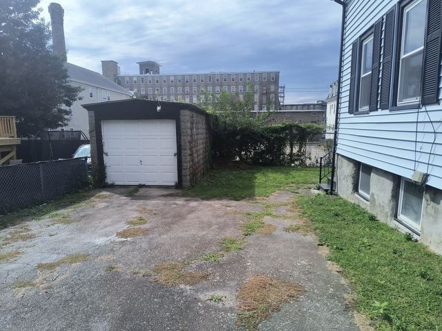 90 Tremont St, Fall River, MA 02720
