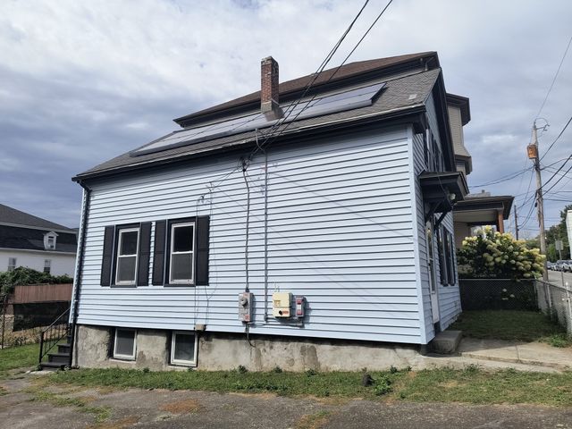 90 Tremont St, Fall River, MA 02720