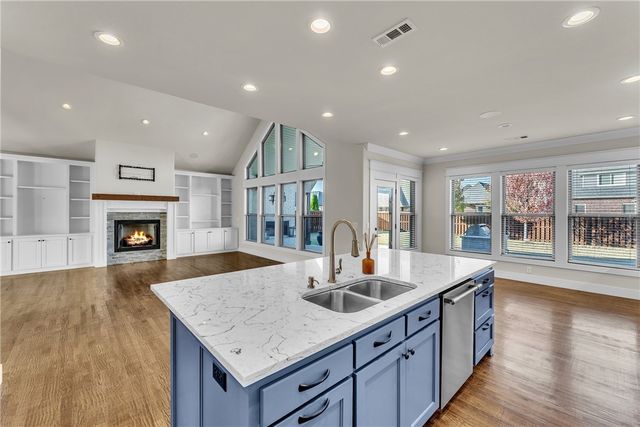 8607 W Flycatcher Place, Bentonville, AR 72713