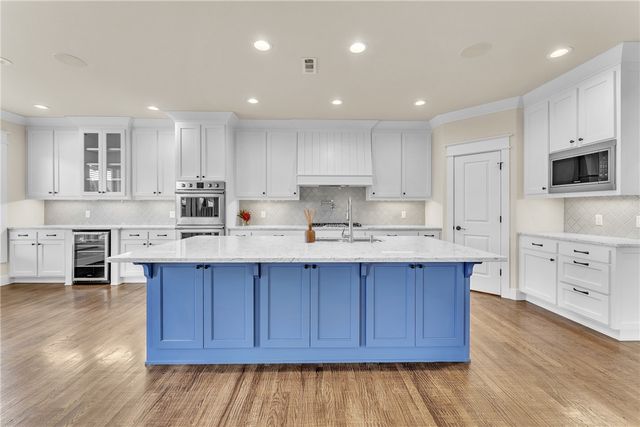 8607 W Flycatcher Place, Bentonville, AR 72713