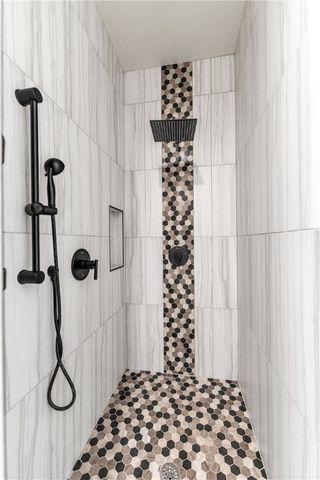 8607 W Flycatcher Place, Bentonville, AR 72713