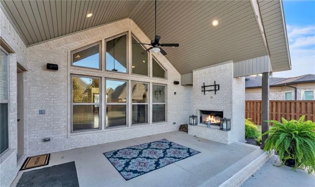 8607 W Flycatcher Place, Bentonville, AR 72713