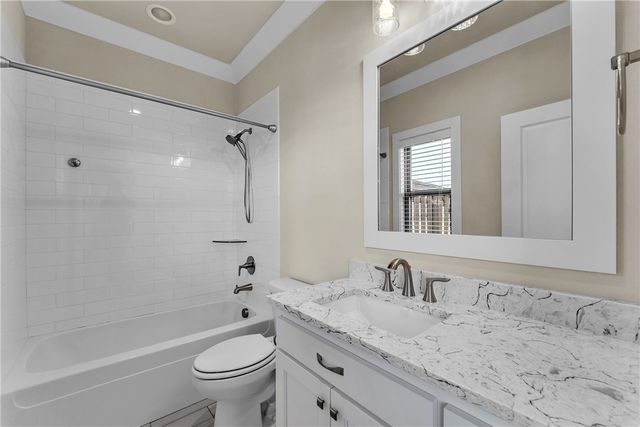 8607 W Flycatcher Place, Bentonville, AR 72713