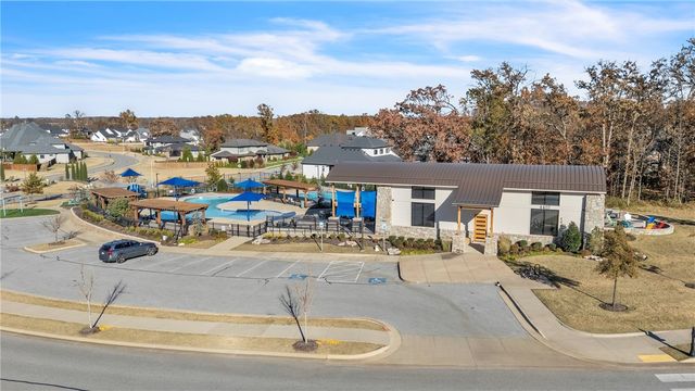 8607 W Flycatcher Place, Bentonville, AR 72713