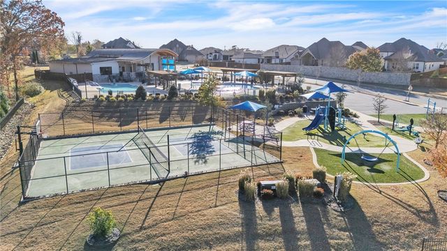 8607 W Flycatcher Place, Bentonville, AR 72713
