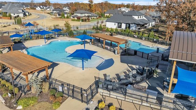 8607 W Flycatcher Place, Bentonville, AR 72713