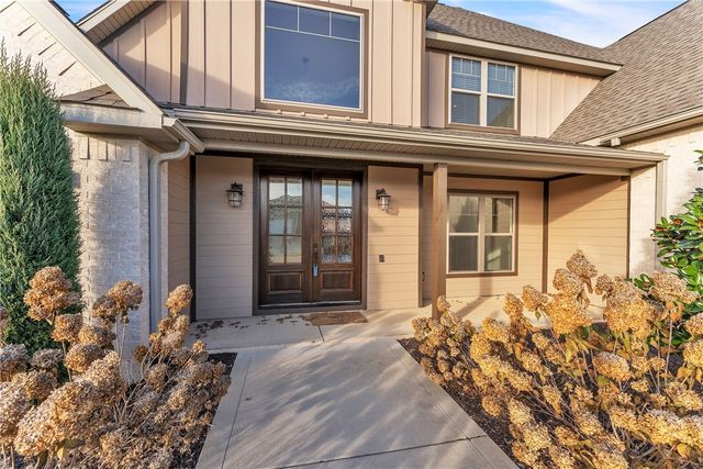 8607 W Flycatcher Place, Bentonville, AR 72713