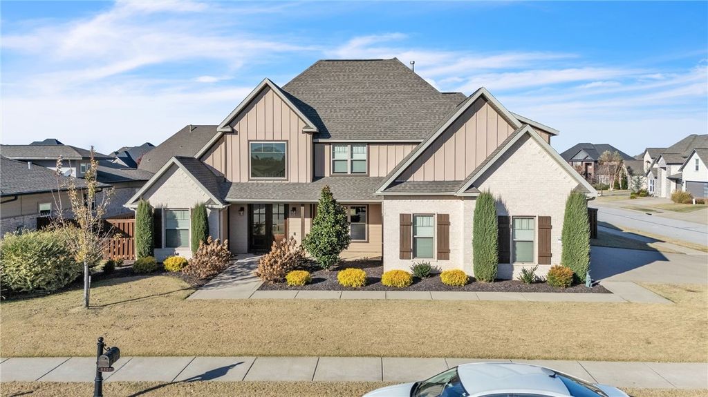 8607 W Flycatcher Place, Bentonville, AR 72713