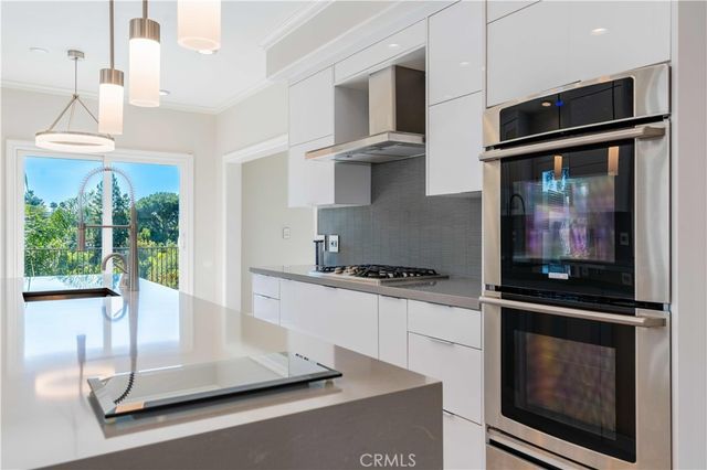 4918 Calvin Avenue, Tarzana, CA 91356