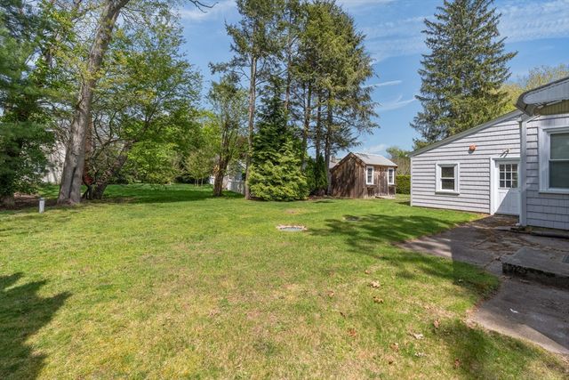 25 Tullson Ave, Seekonk, MA 02771