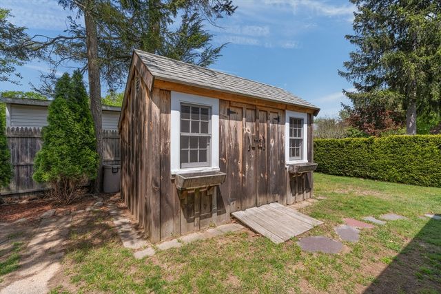 25 Tullson Ave, Seekonk, MA 02771
