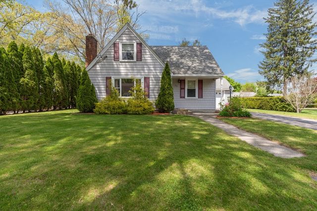 25 Tullson Ave, Seekonk, MA 02771