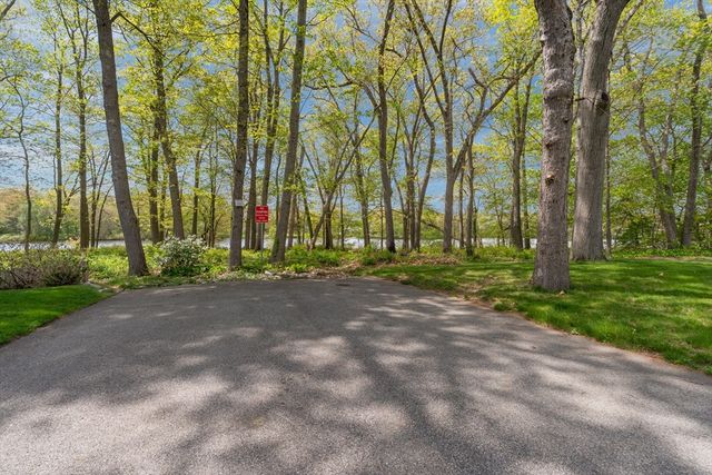 25 Tullson Ave, Seekonk, MA 02771