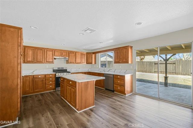 2116 Knollwood Court Court, Rosamond, CA 93560