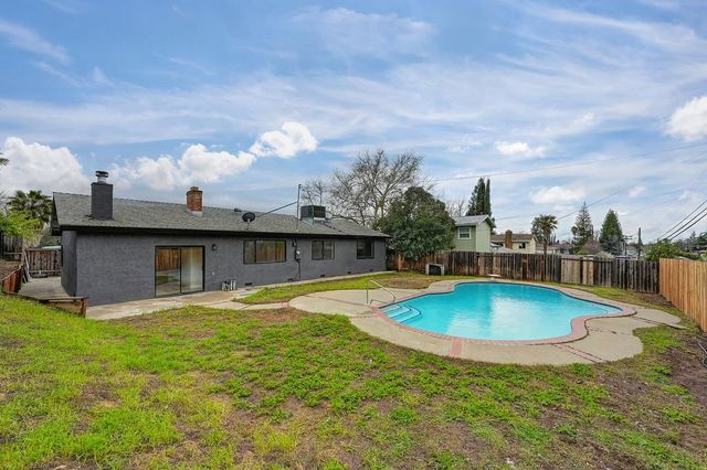 5334 Agate Way, Carmichael, CA 95608