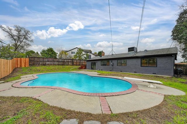 5334 Agate Way, Carmichael, CA 95608