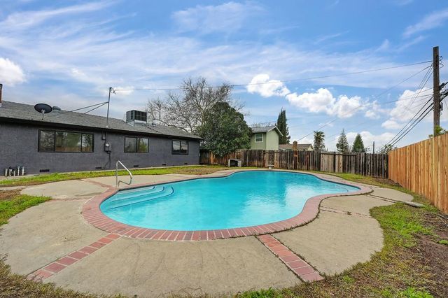 5334 Agate Way, Carmichael, CA 95608