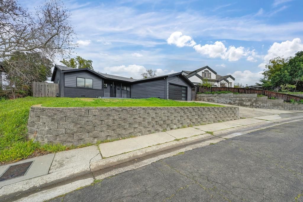 5334 Agate Way, Carmichael, CA 95608