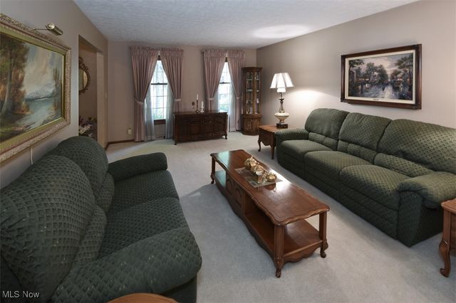 8960 Wildwood Drive, North Royalton, OH 44133