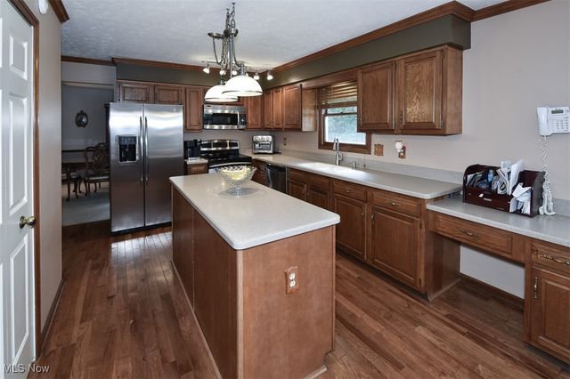 8960 Wildwood Drive, North Royalton, OH 44133