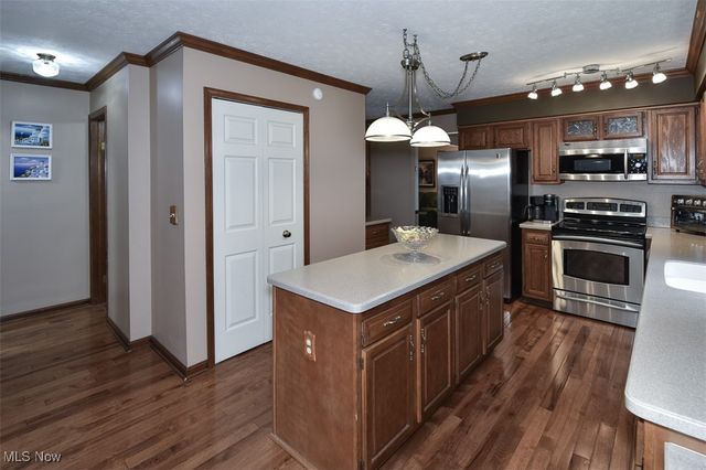 8960 Wildwood Drive, North Royalton, OH 44133