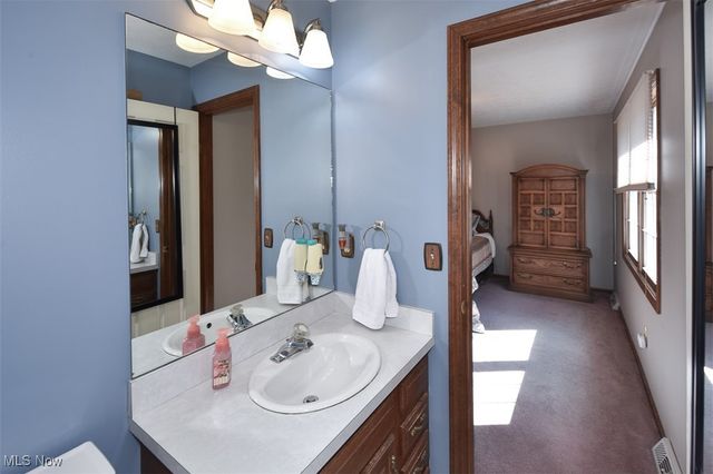 8960 Wildwood Drive, North Royalton, OH 44133