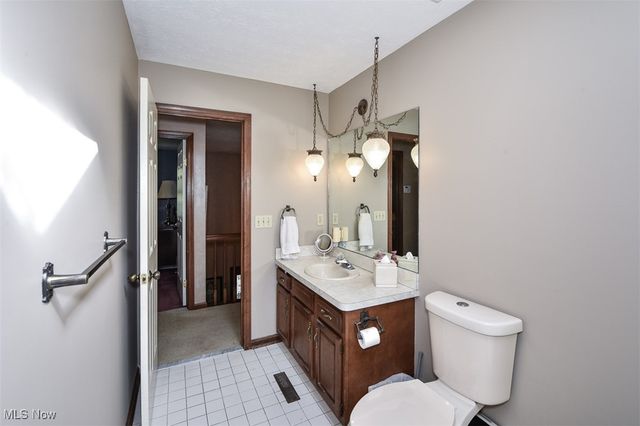 8960 Wildwood Drive, North Royalton, OH 44133