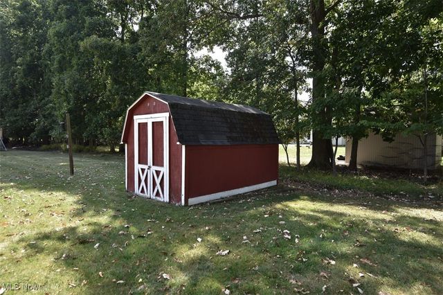 8960 Wildwood Drive, North Royalton, OH 44133